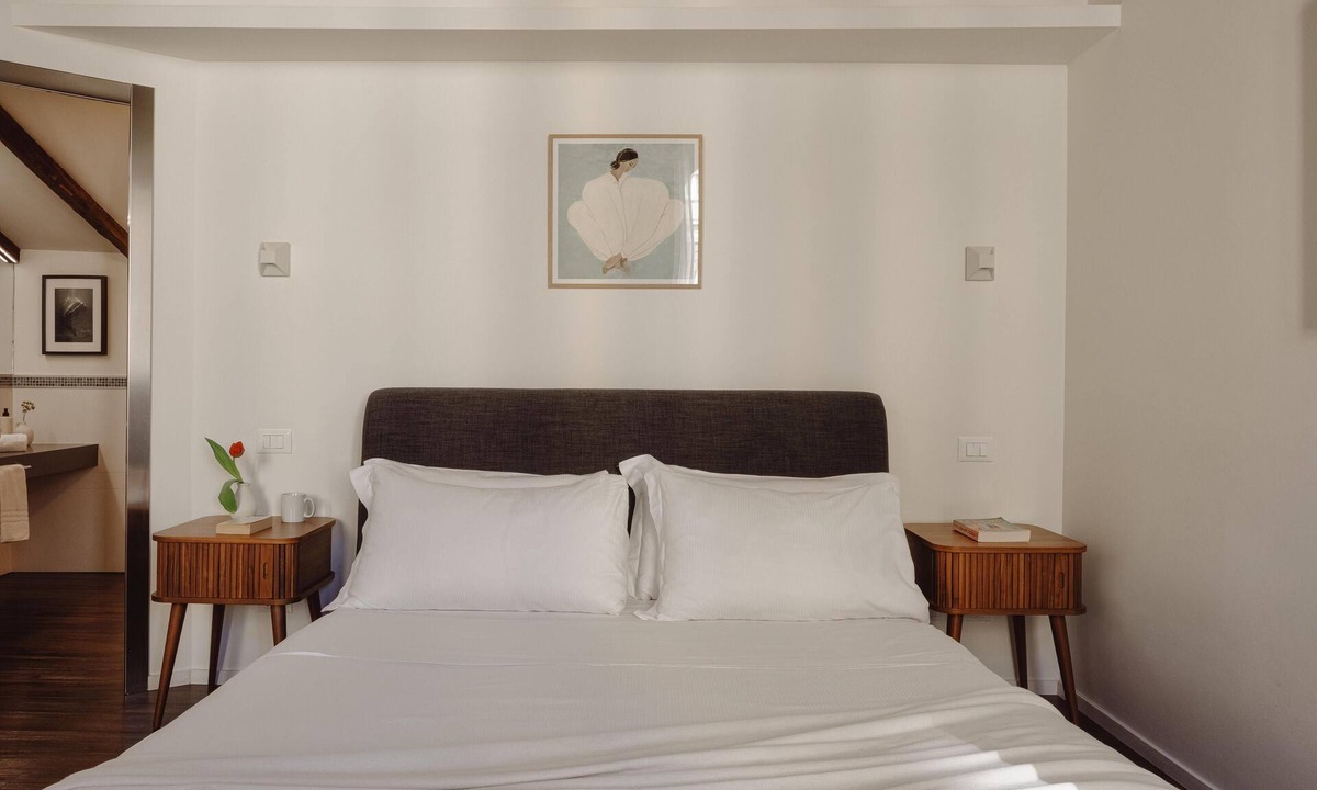 Rione V Ponte Apartment | Luxury suite Giulia, Stunningly refined apartment in the centre of Rome!