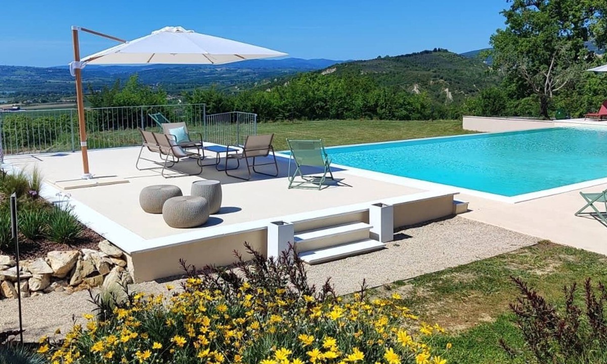 Alviano Condo | Lyfe Umbria Infinity Pool up to 16 people