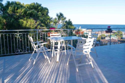 Marcelli Apartment | M262 - Marcelli, quadrilocale ristrutturato con terrazzo vista mare 1p