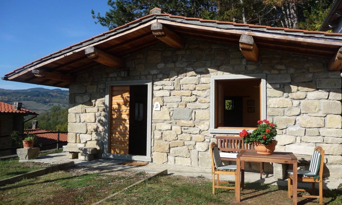 Pratovecchio House | Magnolienhaus mit Pool zwischen Florenz und Arez by Interhome