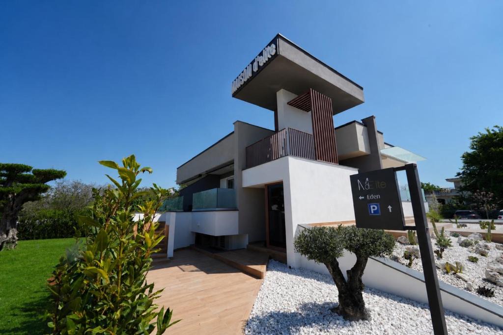 Camaldoli House | Maison d'Elite