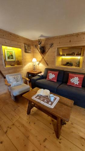 Courmayeur Apartment | Maison Glarey Courmayeur CIR VdA 0023