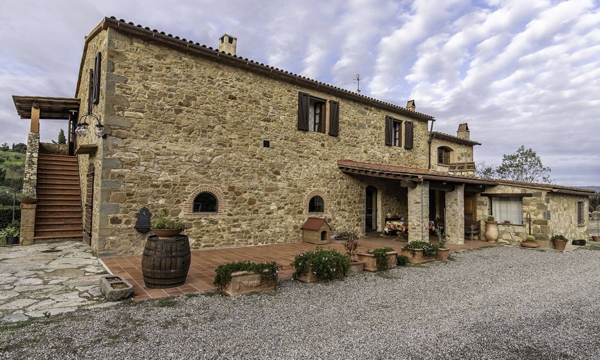 Montiano Apartment | Manor house + studio apartment