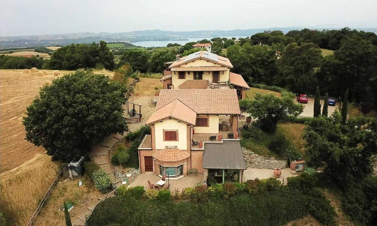 Montefiascone Villa | Mansion in Montefiascone near Rocca dei Papi