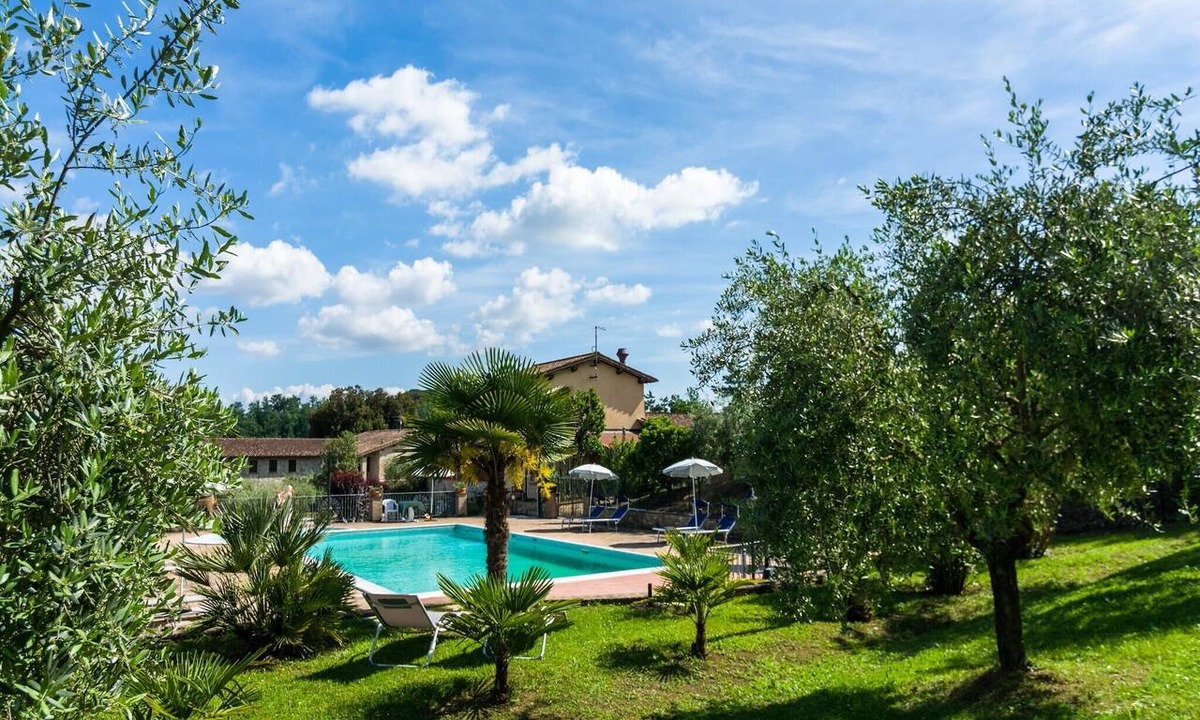 Ramazzano Villa | Mansion in Perugia with Pool & Sauna