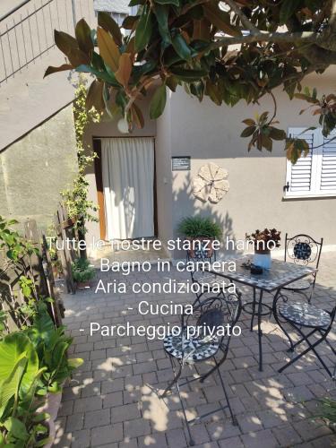 Foligno Apartment | Marco - camere con bagno privato vicino al centro