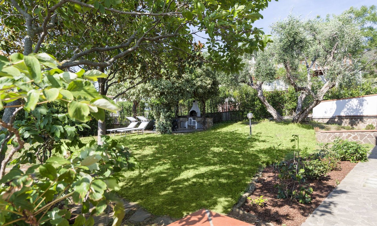 Zona 167 Scarlino Apartment | Maremma apartment with panoramic sea view, pets allowed