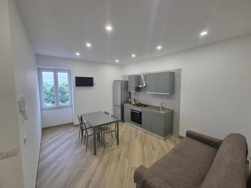 Minturno Apartment | Mary Lou Green Apartment
