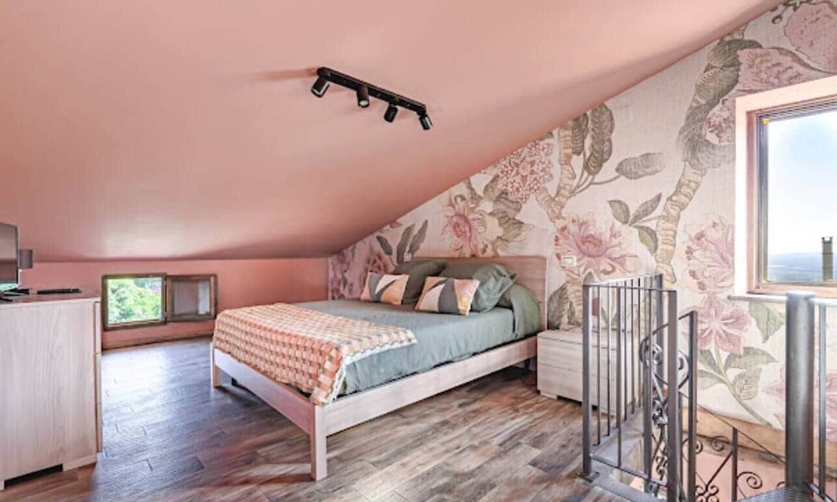 San Martino Al Cimino Bed & Breakfast | Master Suite at La Locanda Cistercense