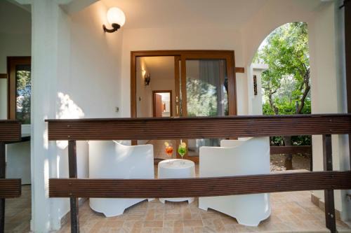 Mattinata House | melograno Holiday Home featured with Swimming Pool and Private Beach