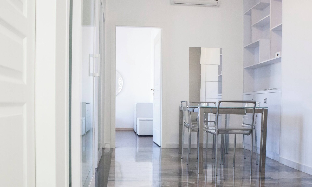 Dergano Apartment | Milan Affori Bright four-room apartment with balcony in every room
