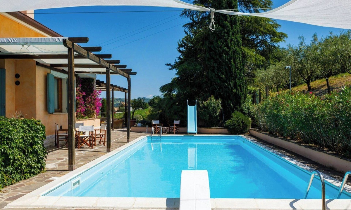 Colbordolo House | Modern villa with view in Marche hills