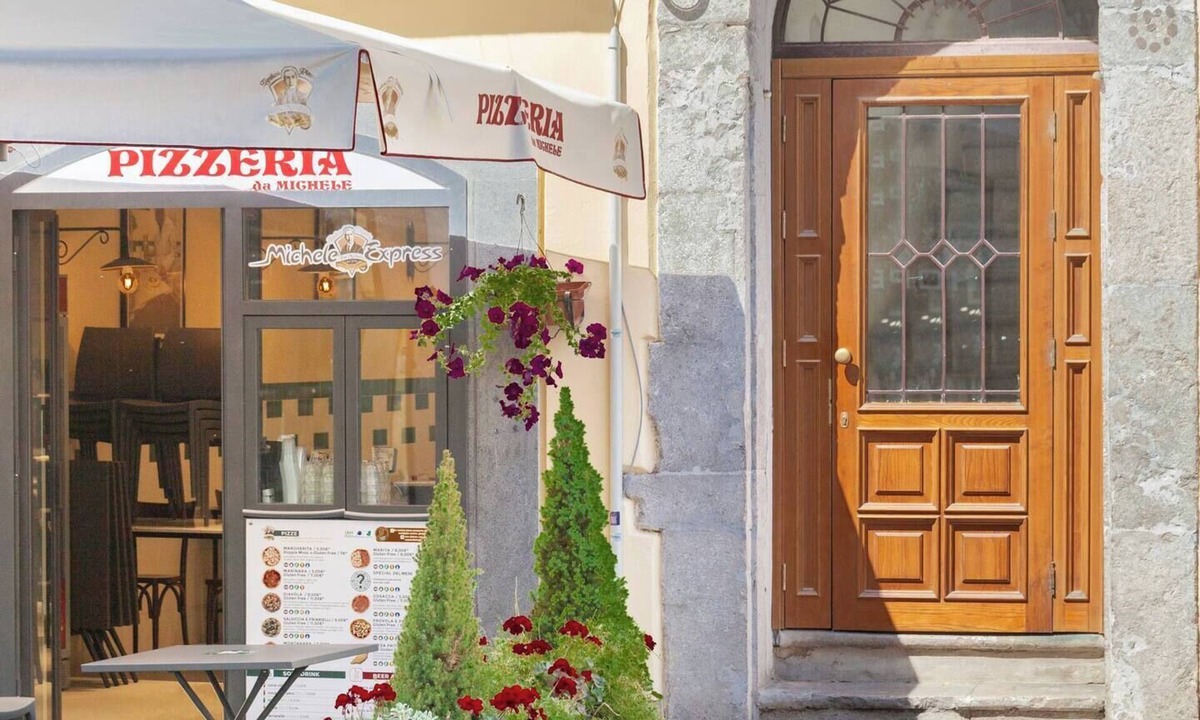 Historical Downtown Salerno Apartment | Modern facility in the heart of Salerno in the central Piazza Portanova