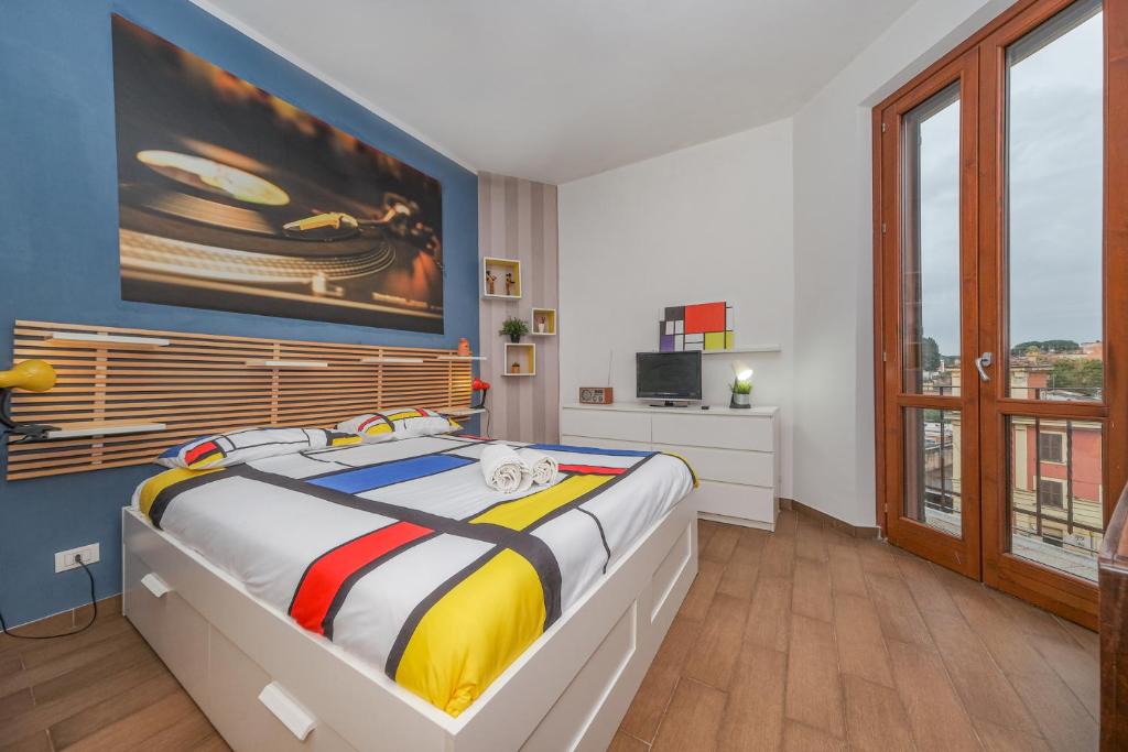Prenestino-Labicano Apartment | Mondrian House