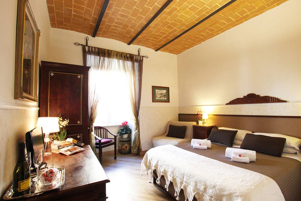 Vatican House | Motel