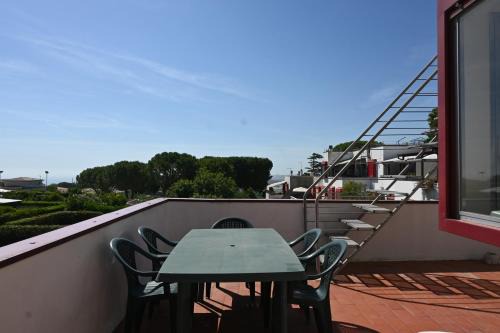 Villaggio Taunus Apartment | N302 - Numana, trilocale con terrazza in residence con piscina