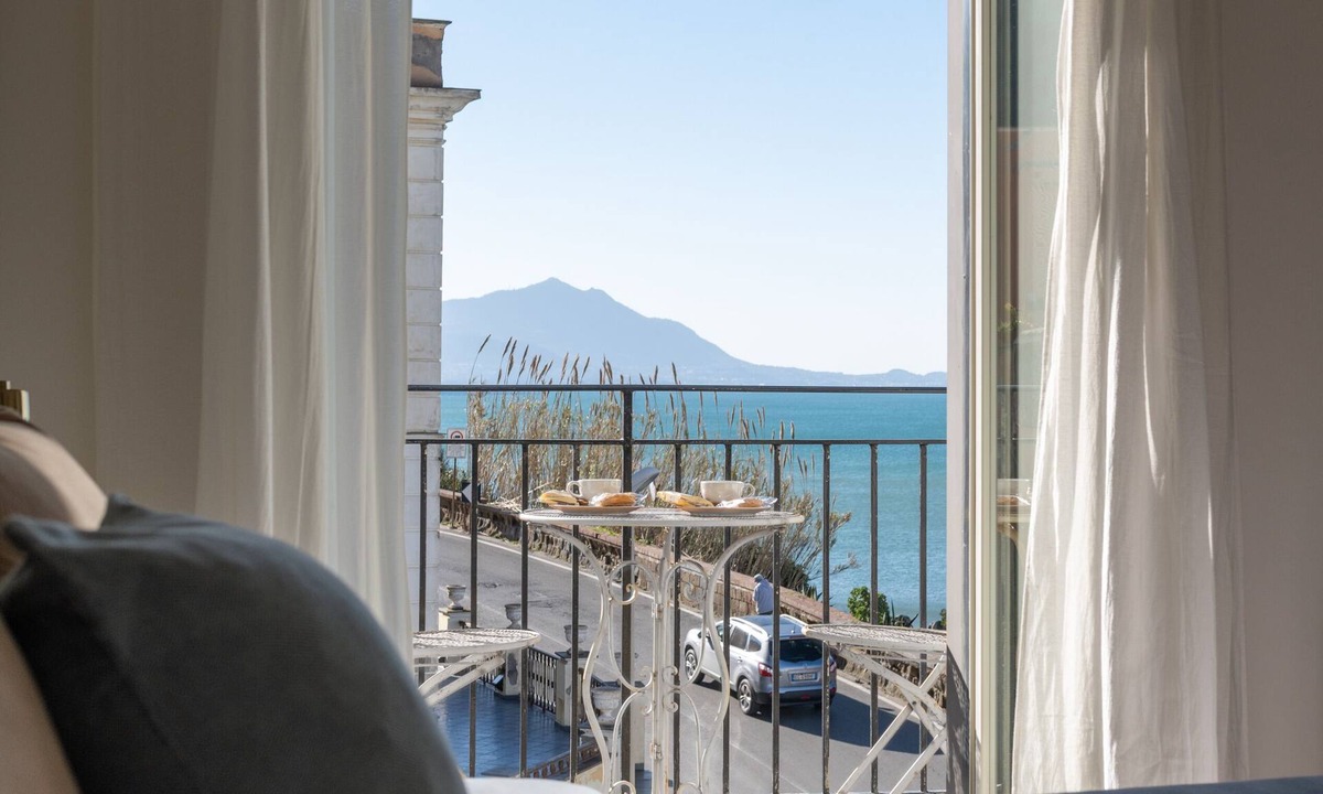 Licola House | Naro Suites and Rooms