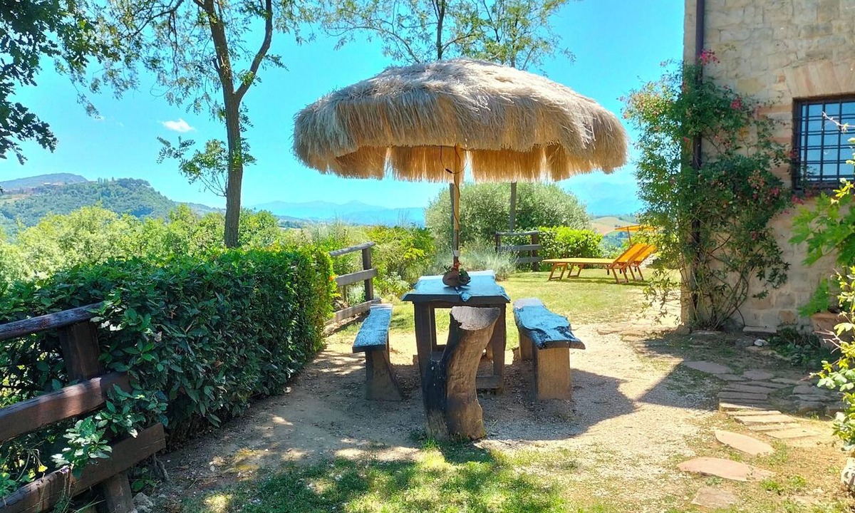 Penna San Giovanni Apartment | Nestled in a lovely landscape, fantastic panorama from the sea to the mountains.