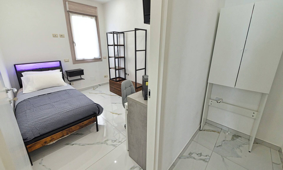 Rho House | Newly built room with wifi and large bathroom