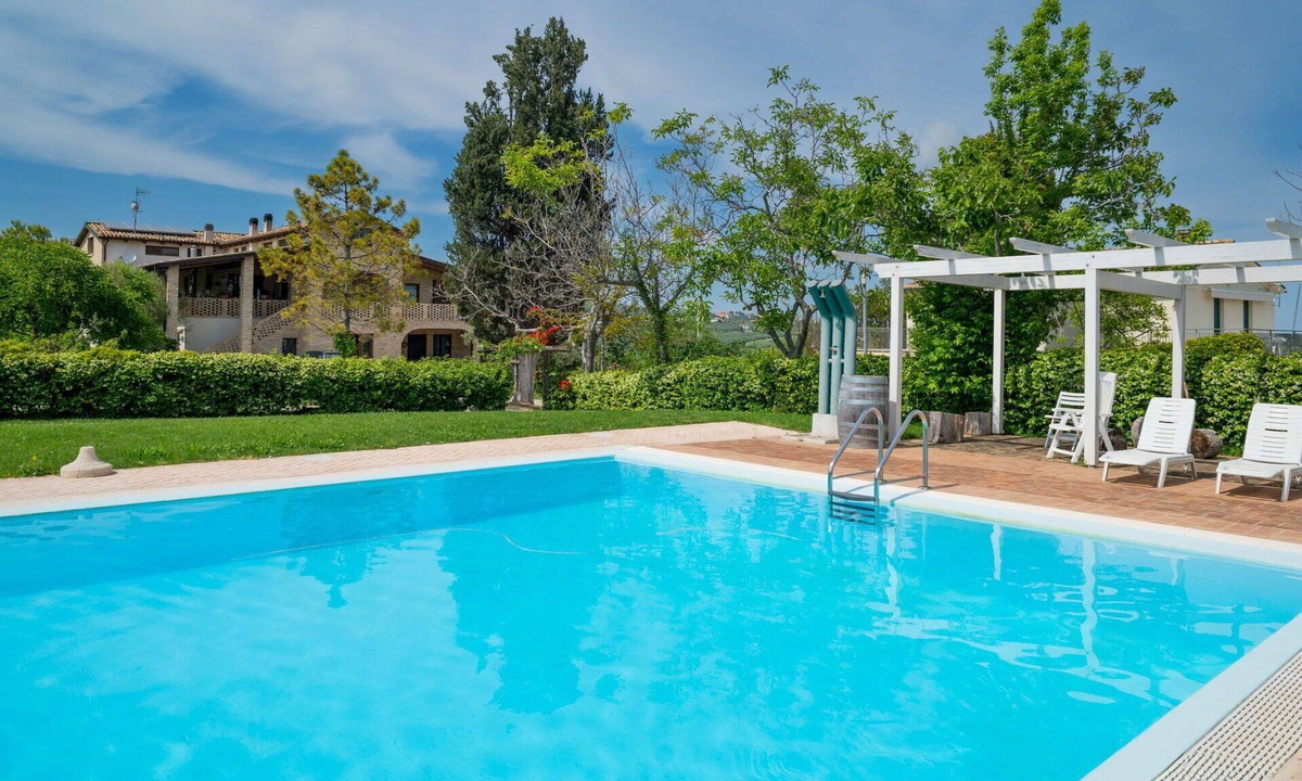 Citta Sant'Angelo Apartment | Nice apartment for 4 people with pool, A/C, WIFI, TV, patio and pets allowed