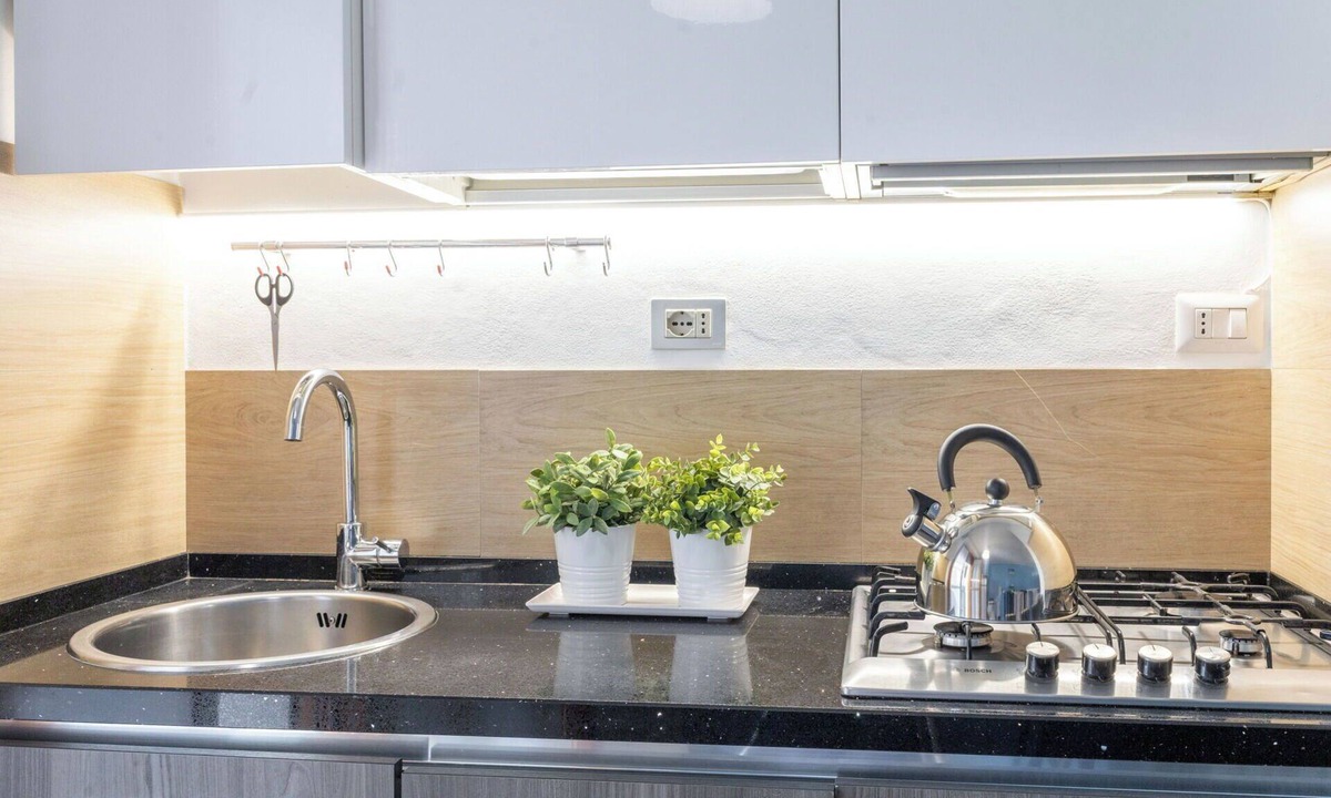 Fano Apartment | Nice apartment for 4 people with WIFI, A/C, TV, veranda and panoramic view