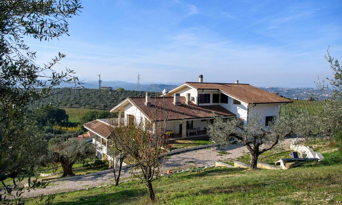 Moscufo Apartment | Nice apartment in Moscufo with swimming pool