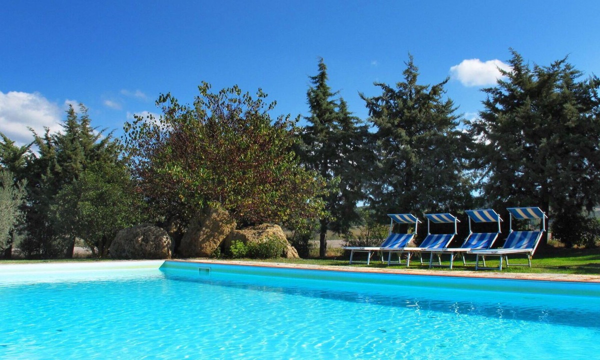 Pomarance Villa | Nice apartment in villa for 5 people with pool, WIFI, TV and veranda