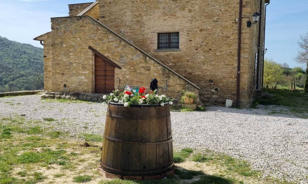 Citta di Castello Apartment | Nido Apartment - Medieval charm and greenery at Torre della Soara