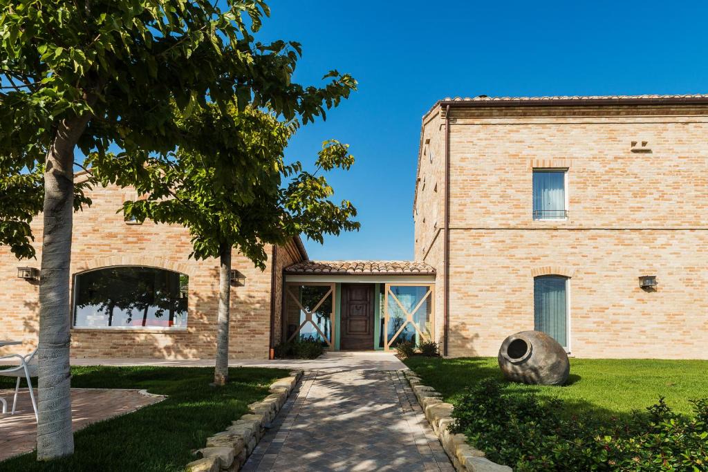 Montegiorgio Resort | Officina del Sole