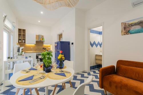 Molfetta House | "Oltremare Lux Apt"- Seaview in the center & FREE Street Parking