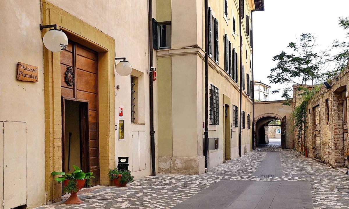 Foligno Hotel | Ostello Palazzo Pierantoni