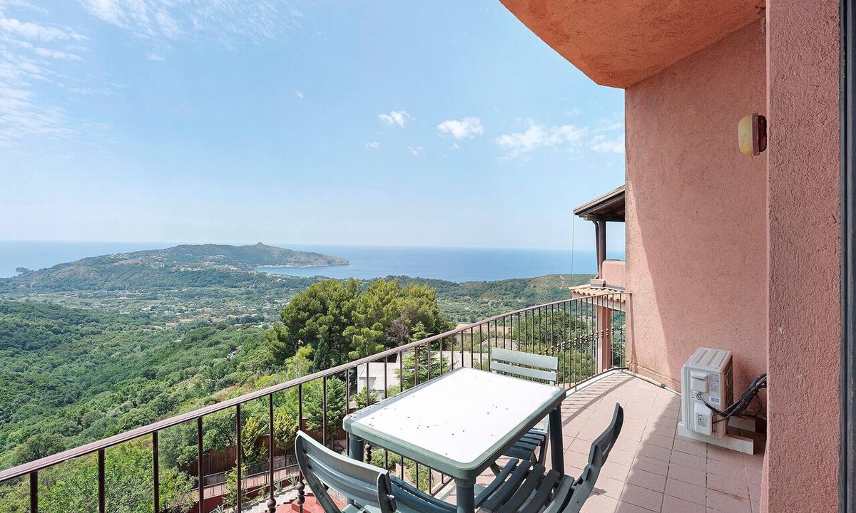 Palinuro Apartment | P.R. Club - Three-Room Apartment Enea 12 with Sea View, Private Terrace and Air Conditioning