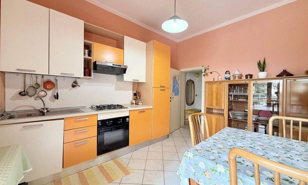 Porto Recanati Apartment | P077 - Porto Recanati, spacious four-room apartment in the city center