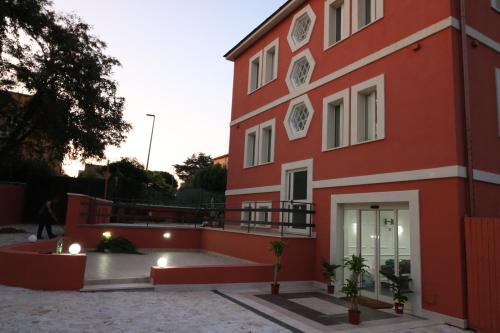 Quartiere XXX San Basilio Hostel | Palace Rome