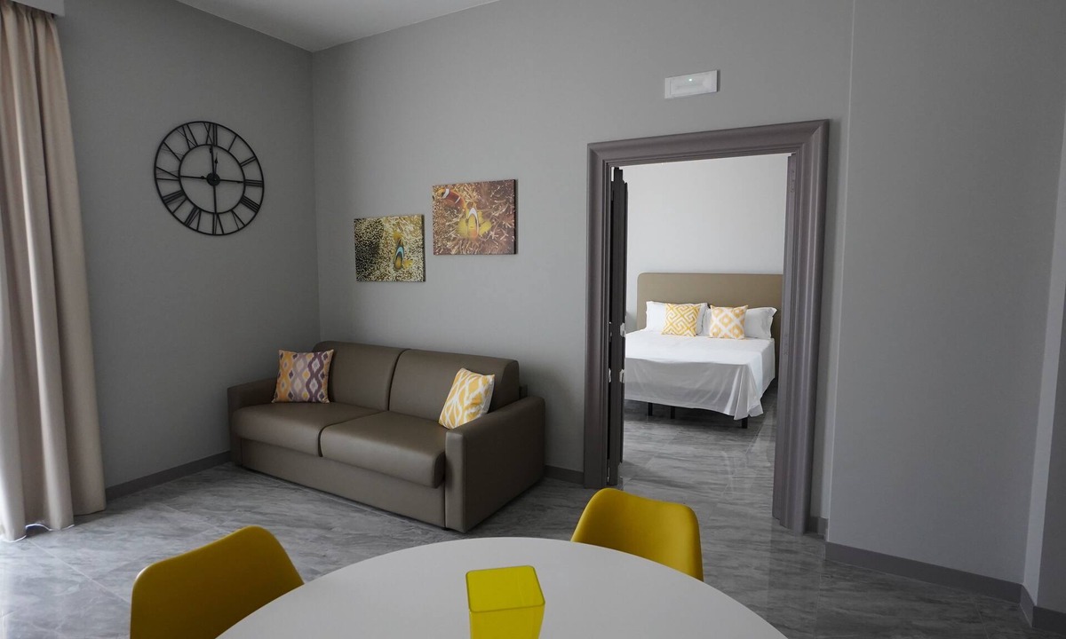 Margherita di Savoia House | Palazzo Novecento Panoramic Apartment 911