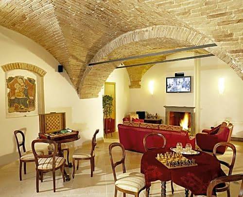 Foligno Hostel | Palazzo Pierantoni – Ostello di Foligno