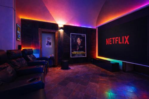 Arienzo Apartment | Palazzo Troisi Historic Apartment - Home Cinema