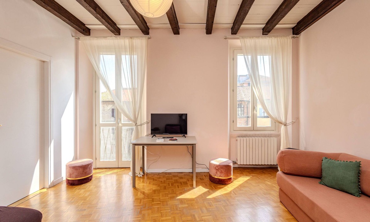 Pavia Apartment | Pavia City Center - Vittoria10!