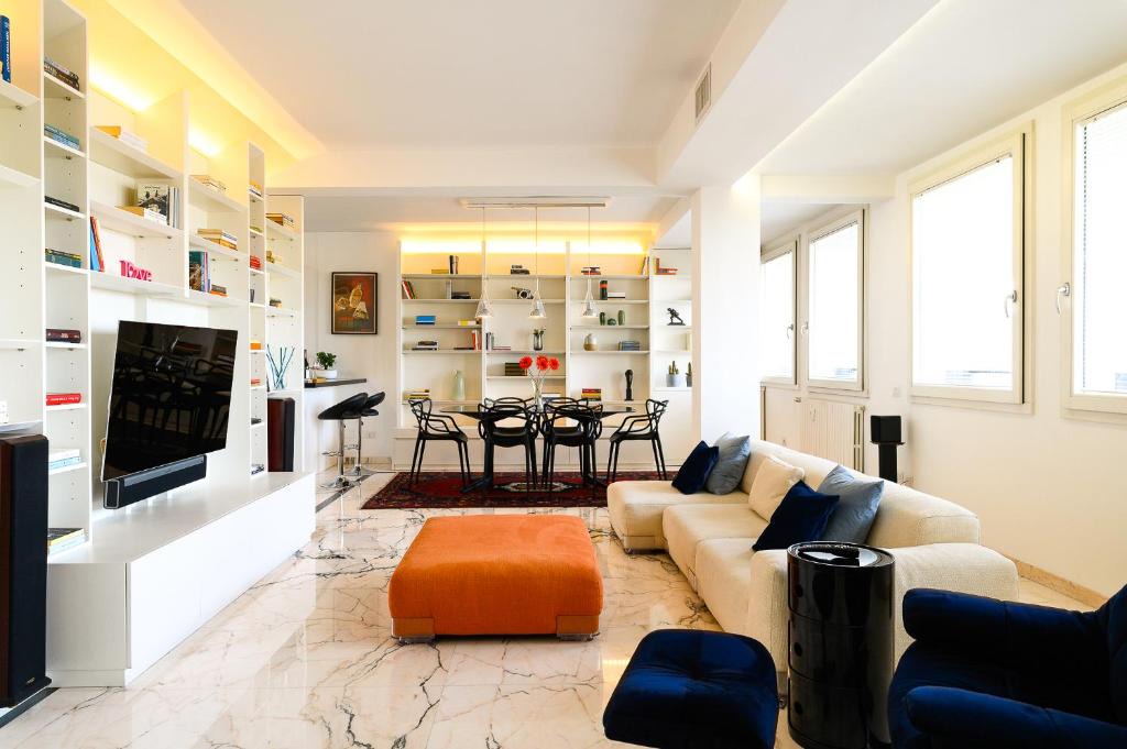 Parioli Apartment | Peaceful Penthouse with Garage by NDP rent