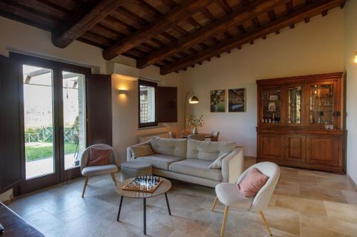 Umbertide House | Peaceful Umbria views & heated infinity pool