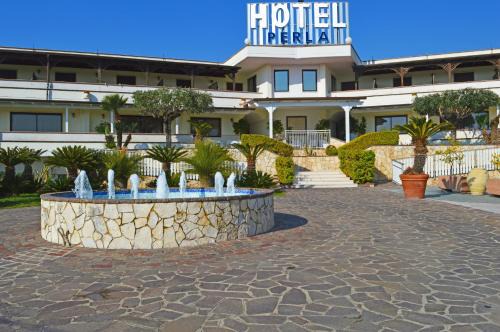 Capaccio Scalo Hotel | Perla Hotel e Garden - Free Parking and Pool - Open area with Beautiful view of the Landscape
