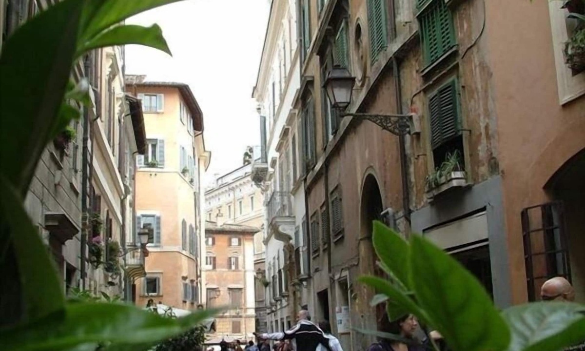 Rione VI Parione Apartment | PF Apartment 2 Bedroom- and you're in Piazza Navona CIN:IT058091C2SLMC5MBC