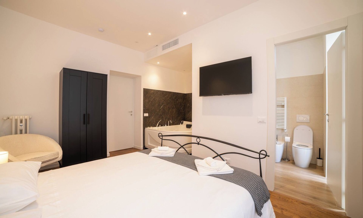 Quartiere XVII Trieste Apartment | Piazzetta Romana Luxury House