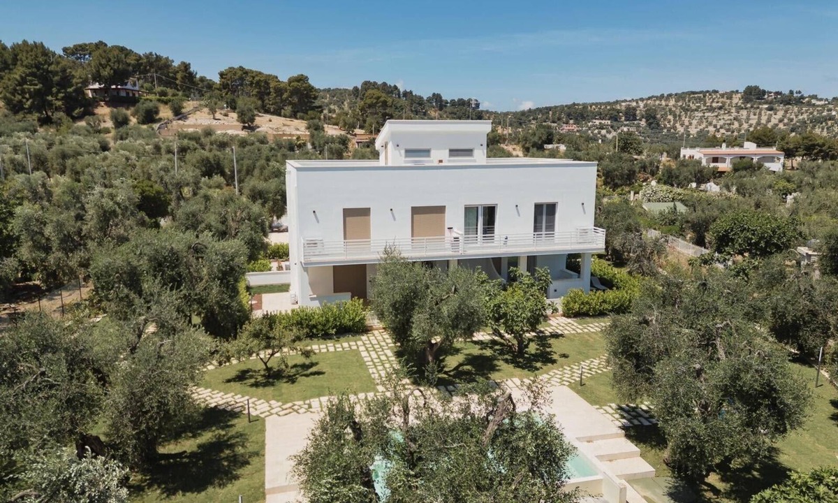 Chiesiola Apartment | 'Pilone Del Monaco 9' Apartment with Pool, Sun Deck, and Outdoor Garden