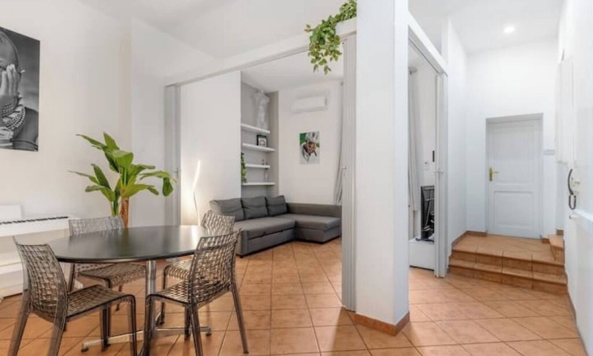 Historic Center Apartment | [Pinacoteca] Art Behind the 2 Towers