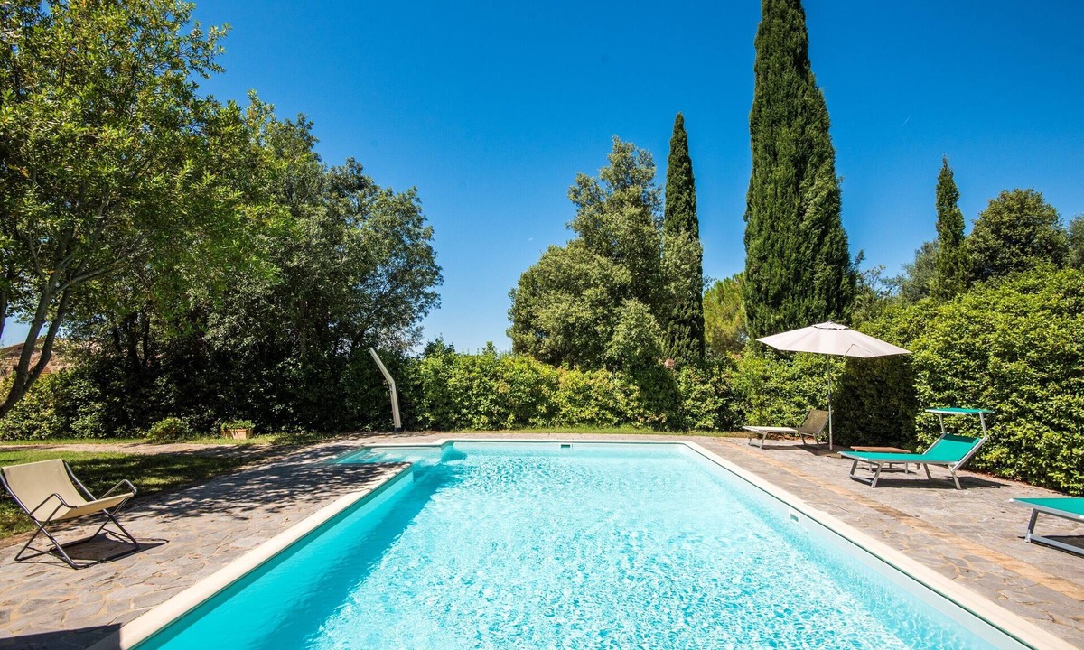 Sant'Angelo In Colle Apartment | Podere Giardino Wine & Bed – Ginepro Apartment: Country House with Pool, Wi-Fi & AC