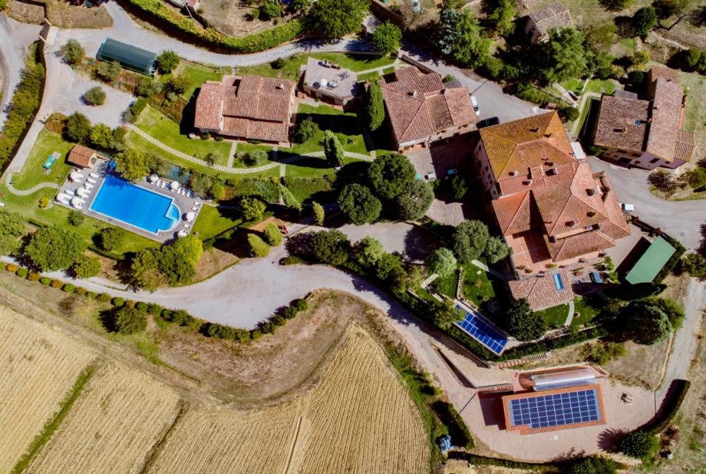 Popoltaio-Schiacciato Apartment | Popoltaio-Schiacciato Villa Sleeps 8 Pool Air Con