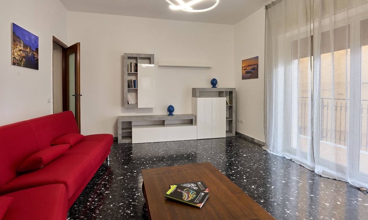 Pozzuoli Apartment | Pozzuoli apartment, a stone's throw from the metro
