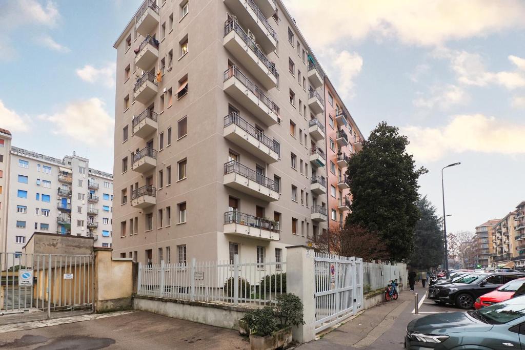 Giambellino Apartment | PrimoPiano - Tulipani