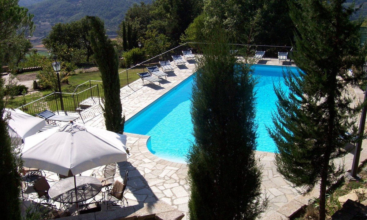 Subbiano Villa | Private villa with pool, fenced garden and jacuzzi